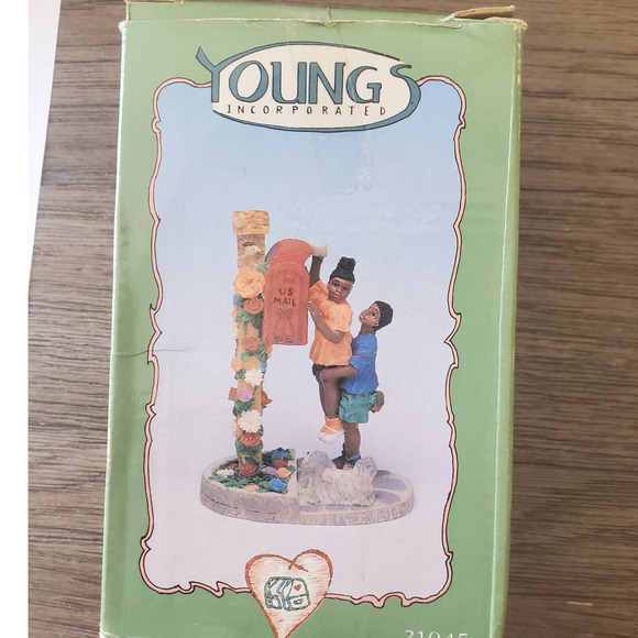 Vintage '97 Treasures of the Heart Figurine - Picture 4 of 13